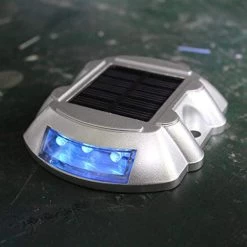 Solar Dock Light Waterproof Cast Aluminum Solar Deck Light 6LED Auto On/Off Security Warning Light For Driveway Path… -Garden Supply Store 41GuPAEeCRL