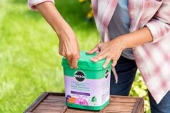 Miracle-Gro Water Soluble Bloom Booster Plant Food – 1.5Kg -Garden Supply Store 41XYBD18KhL