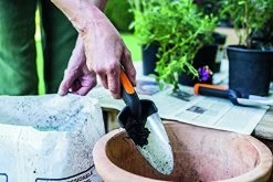 Fiskars Premium Planters 137200 Trowel -Garden Supply Store 51uZw35CAUL