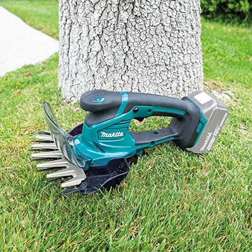 Makita XMU04ZX 18V LXT® Lithium-Ion Cordless Grass Shear With Hedge Trimmer Blade, Tool Only 3 Makita XMU04ZX 18V LXT® Lithium-Ion Cordless Grass Shear With Hedge Trimmer Blade, Tool Only - Image 3