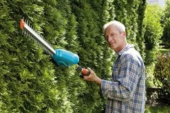 Gardena Li-Ion Telescopic Hedge Trimmer 10 Gardena Li-Ion Telescopic Hedge Trimmer -Garden Supply Store 618uH3gZwIL